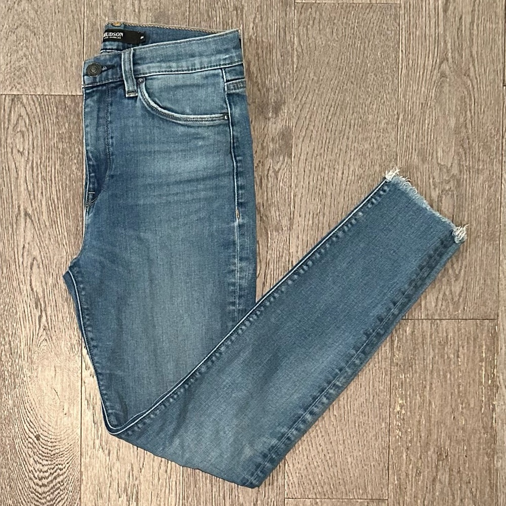 Hudson Jeans Barbara Distressed Hem Super Skinny Medium Wash Jeans Size 26